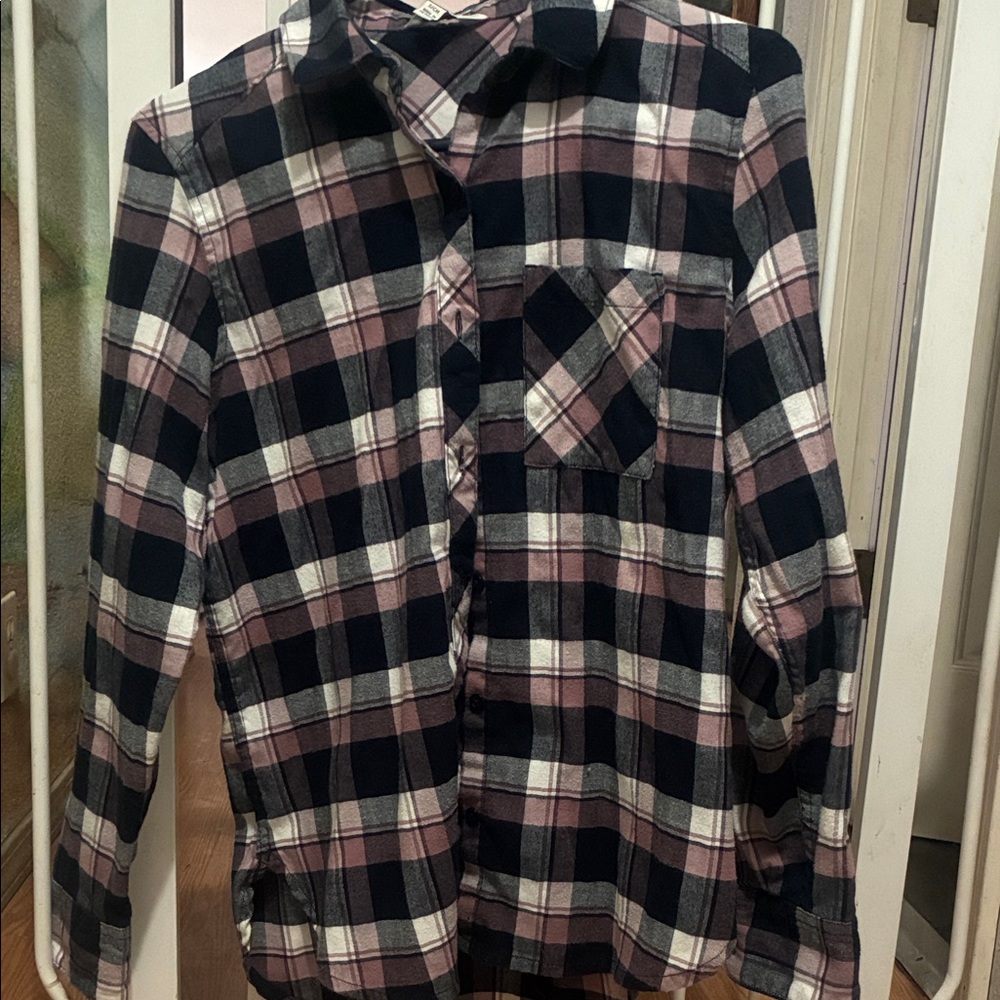 Women’s plaid flannel shirt